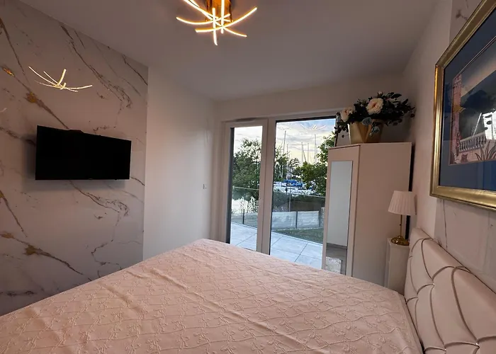 Apartament Szemesbay Lakas B 101