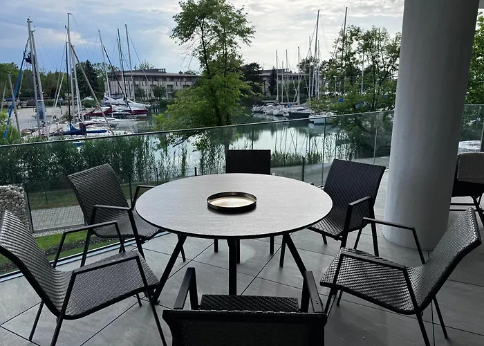 Szemesbay Lakas B 101 Apartament