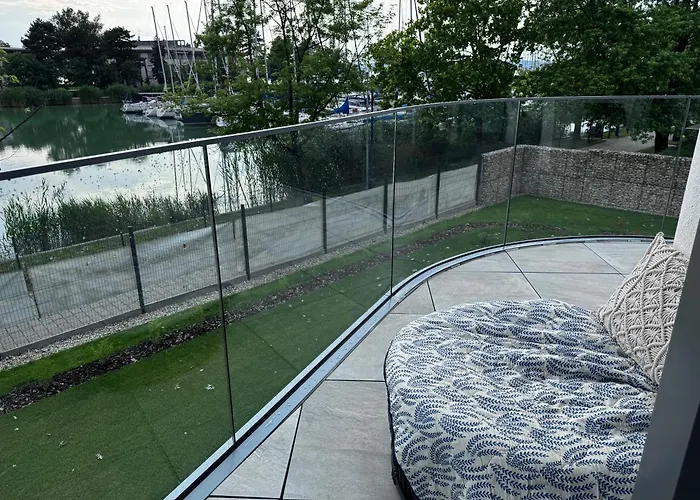 Apartament Szemesbay Lakas B 101