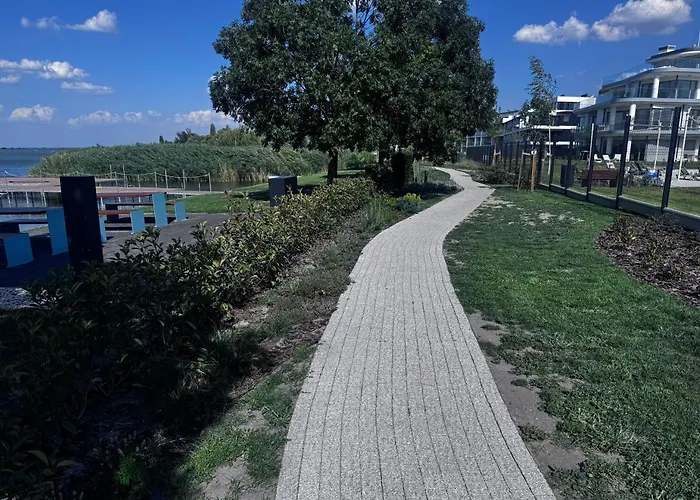 Szemesbay Lakas B 101 דירה Balatonszárszó